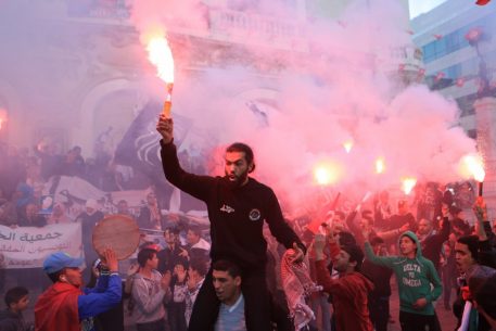 Tunisie: les manifestations et l’avenir démocratique